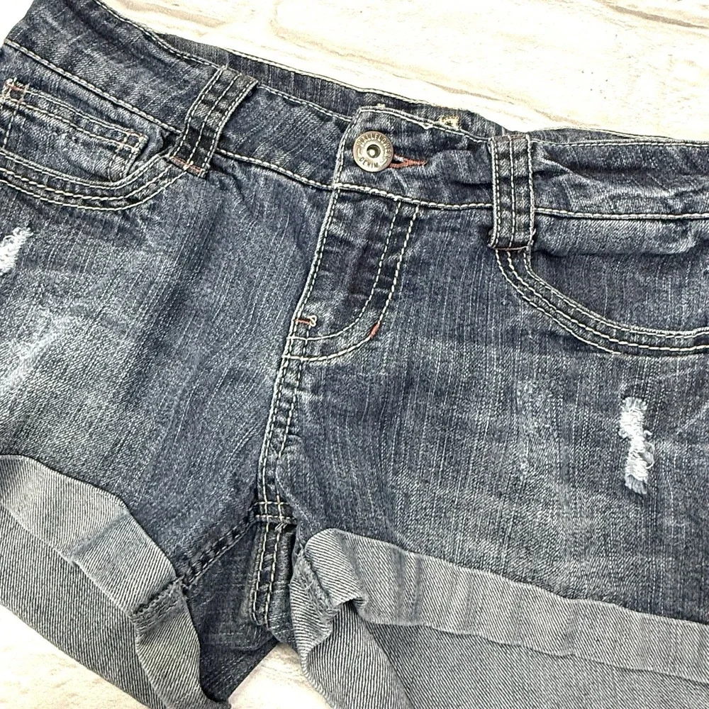 Wallflower Distressed Denim Jean Short Shorts 9 Medium Wash Blue Jean Cuffed Y2K